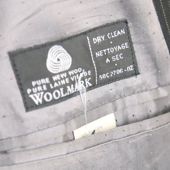 Calvin Klein Men's Dark Grey Pinstripe Blazer Suit Size 42L - Picture 8 of 10